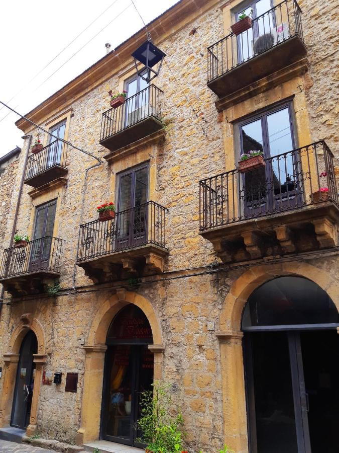 Bed and Breakfast Antico Palazzo Affitti Brevi Пьяцца-Армерина Экстерьер фото
